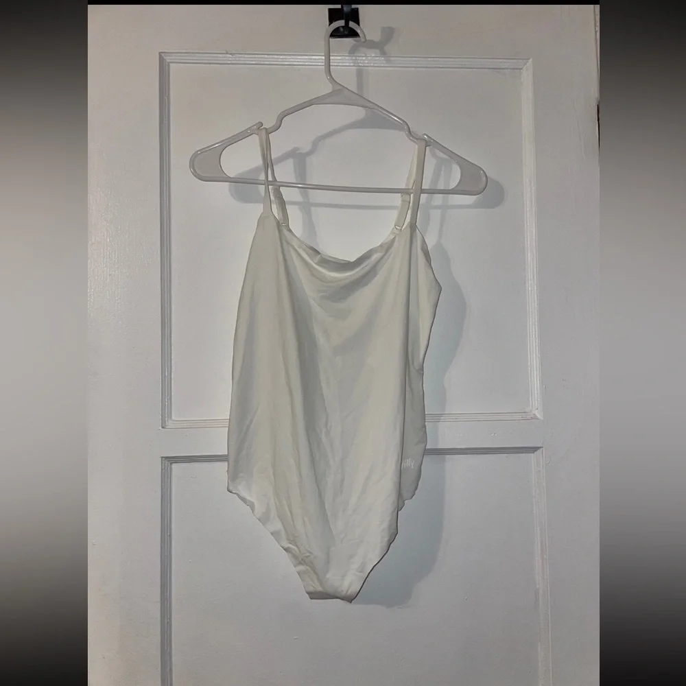 Fabletics Yitty Smoothed Reality Square Neck Bodysuit xl - Picture 2 of 4